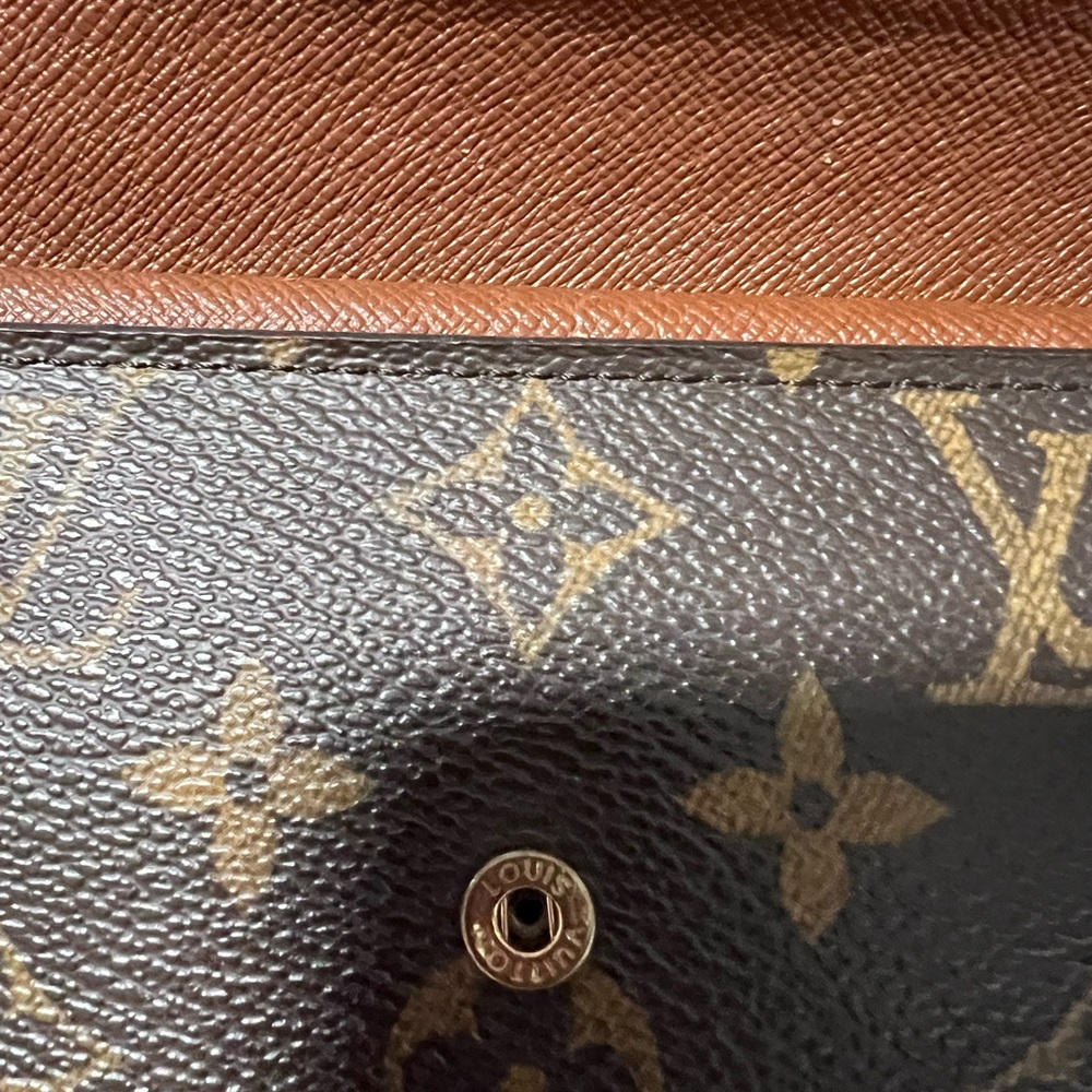Louis Vuitton Tri Fold Wallet - Picture 3 of 11